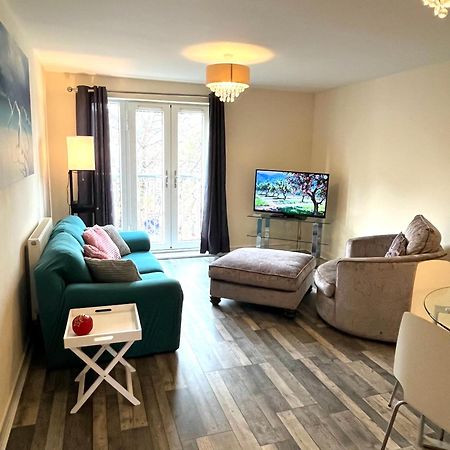Spacious Two Bedrooms Apartment For Business And Holiday Portsmouth Exterior photo