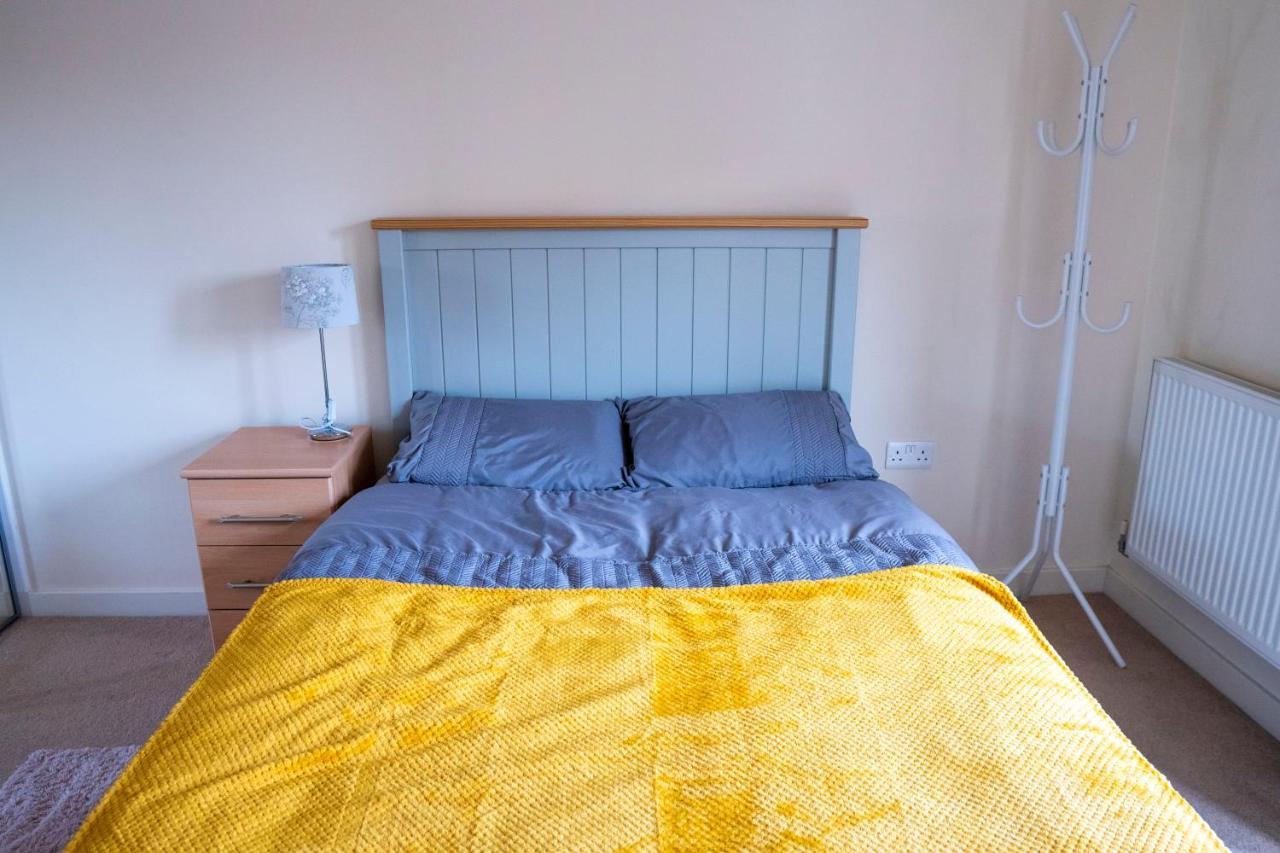 Spacious Two Bedrooms Apartment For Business And Holiday Portsmouth Exterior photo