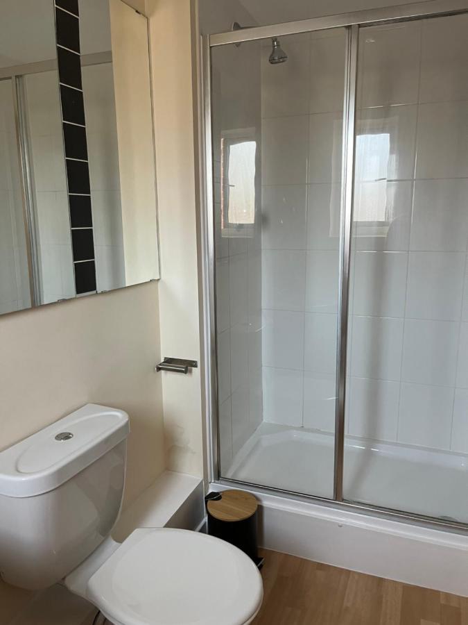 Spacious Two Bedrooms Apartment For Business And Holiday Portsmouth Exterior photo