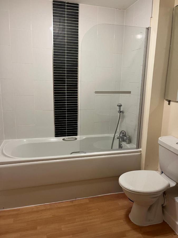 Spacious Two Bedrooms Apartment For Business And Holiday Portsmouth Exterior photo