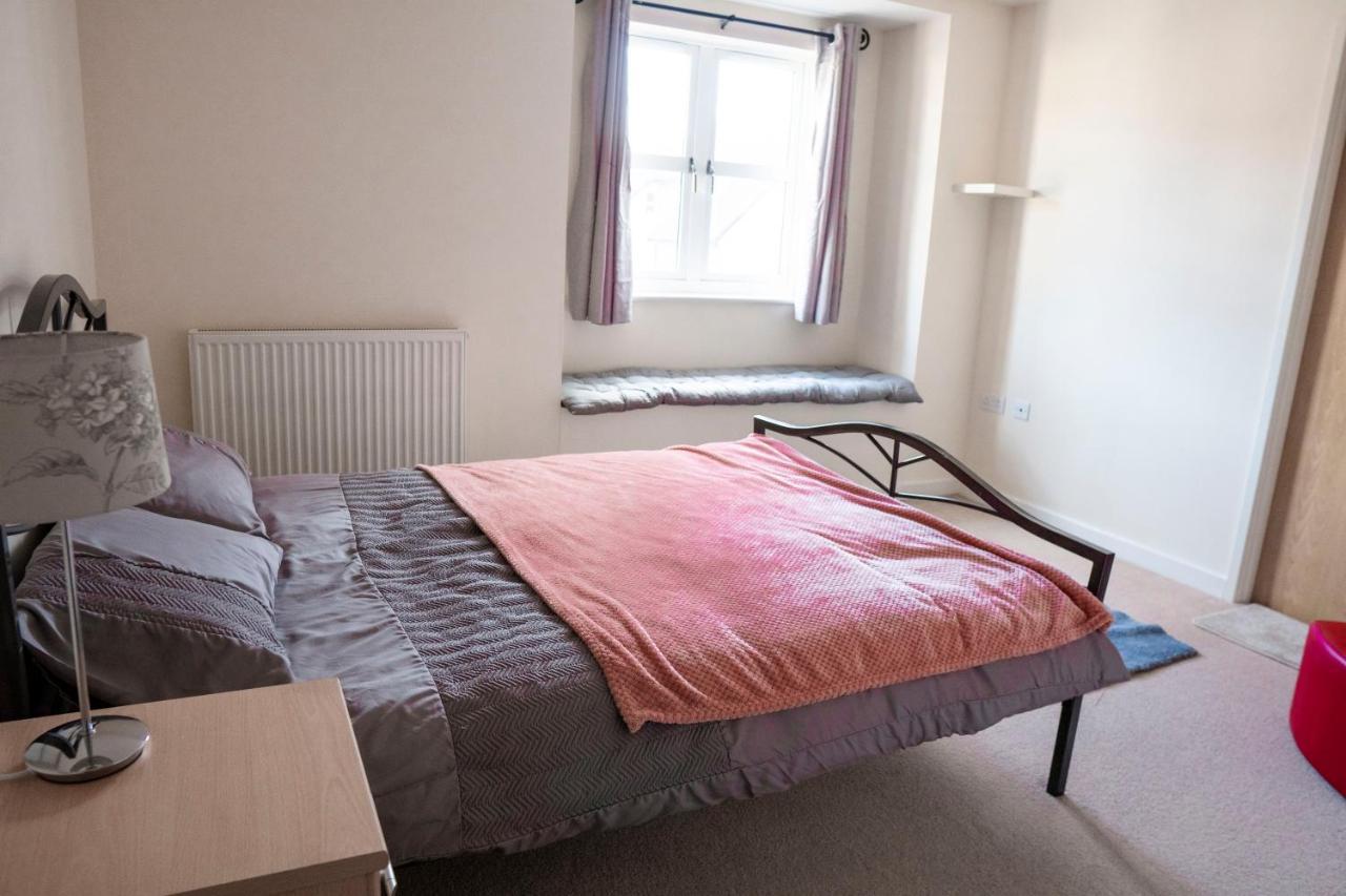 Spacious Two Bedrooms Apartment For Business And Holiday Portsmouth Exterior photo