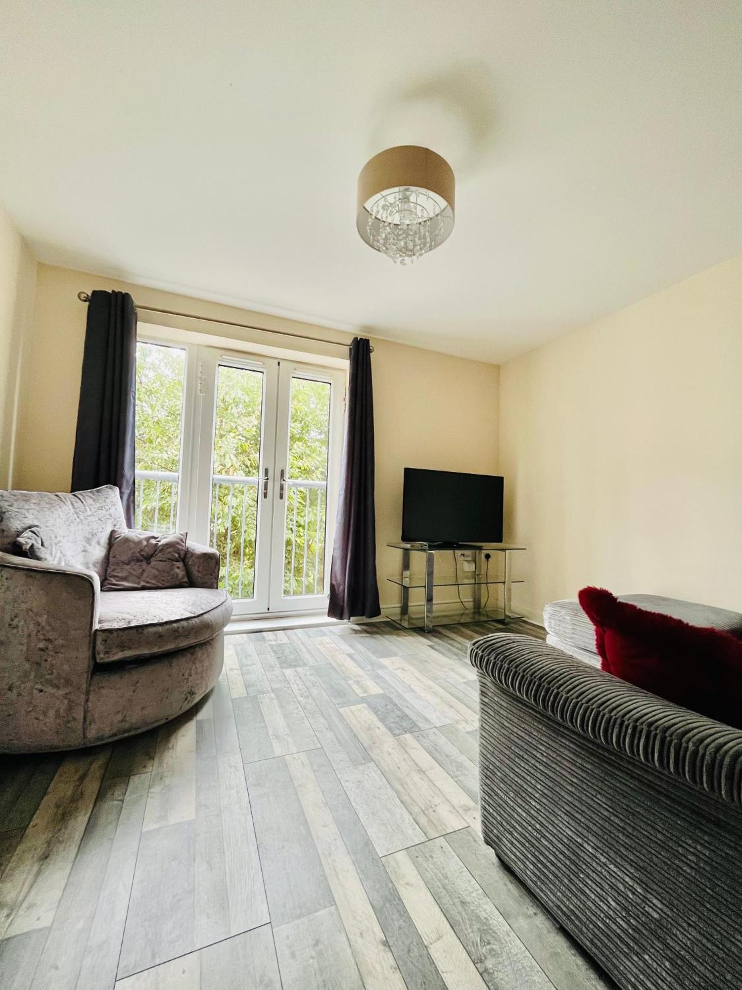 Spacious Two Bedrooms Apartment For Business And Holiday Portsmouth Exterior photo