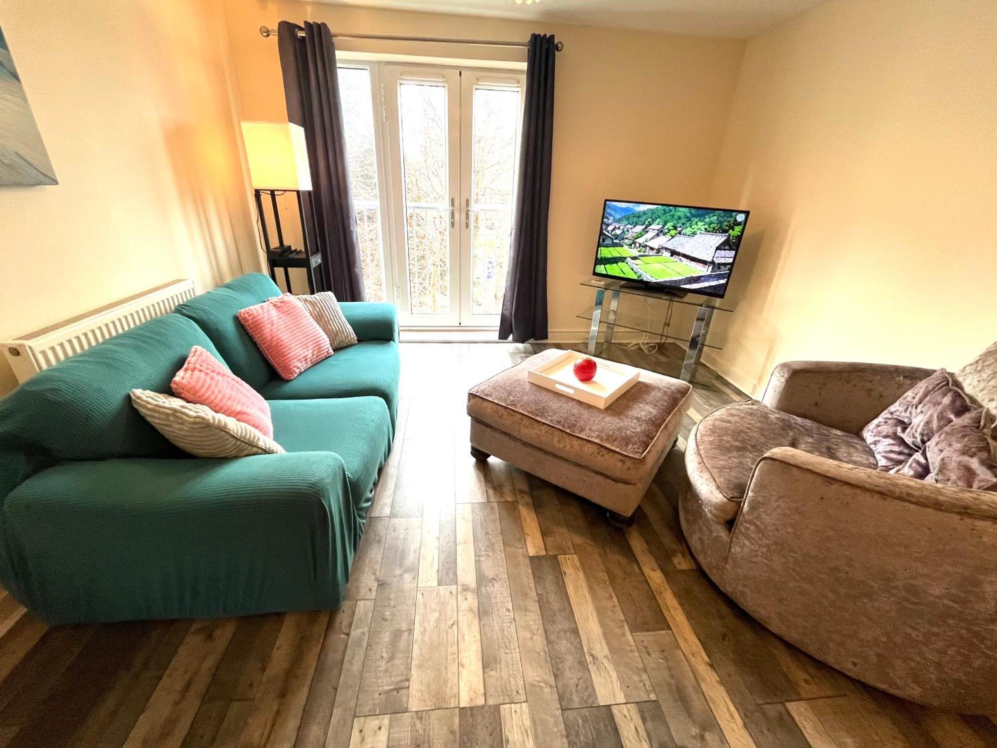 Spacious Two Bedrooms Apartment For Business And Holiday Portsmouth Exterior photo